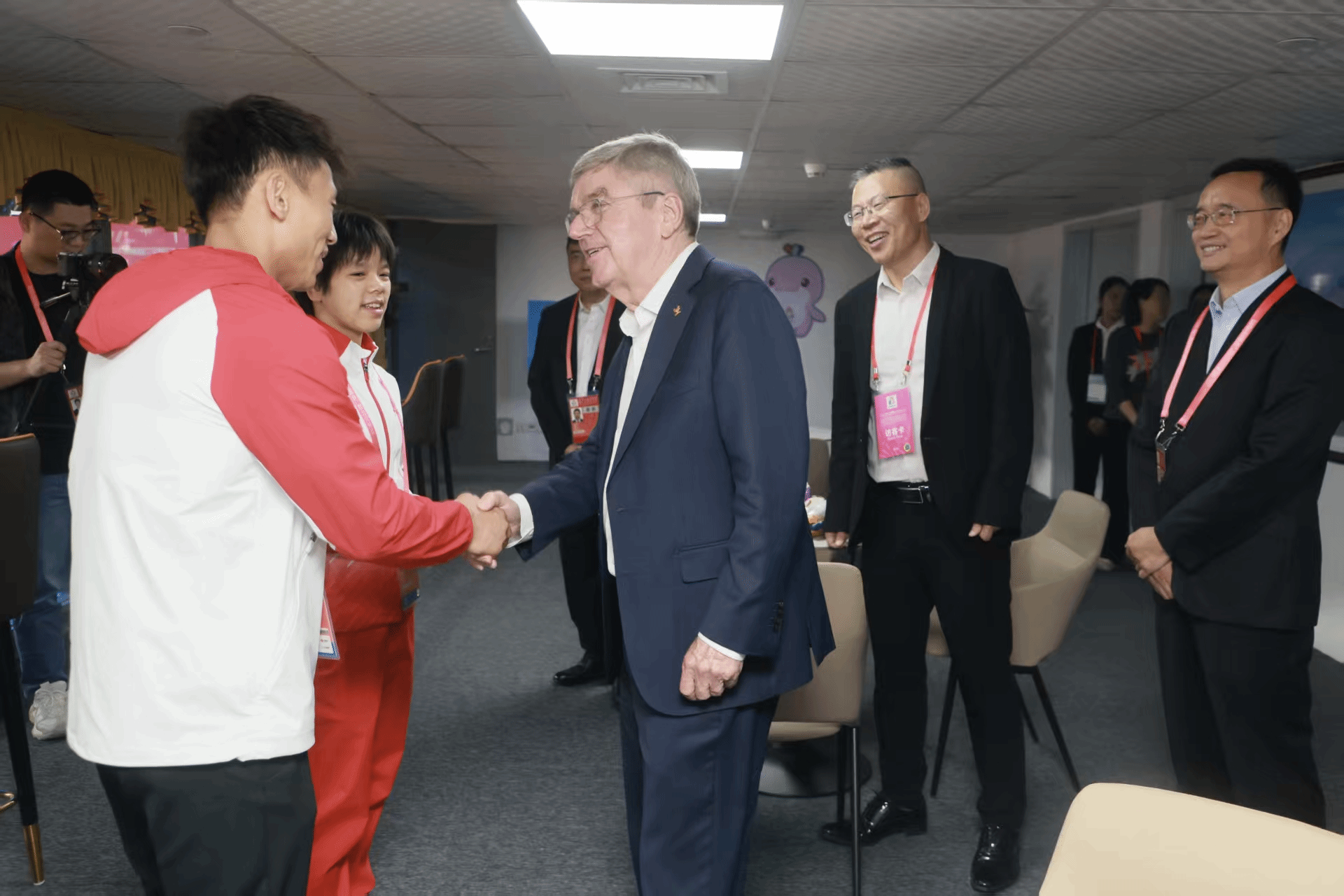 国际奥委会终身名誉主席巴赫到访肇庆 我院教师担纲现场翻译